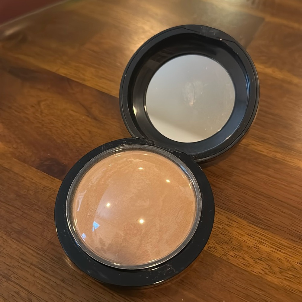 MAC Cosmetics Mineralize Skinfinish in medium plus